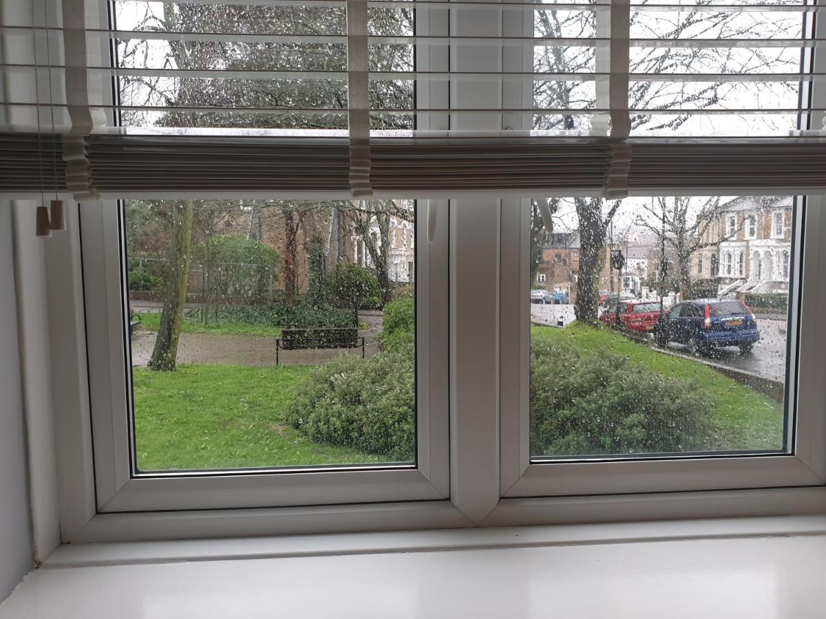 Arsenal Highbury & Islington Beautifully Presented Bed and Breakfast Londen Buitenkant foto